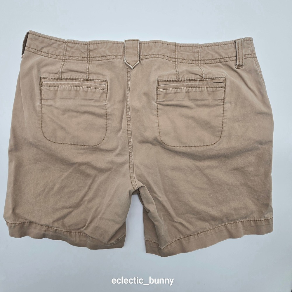 Old Navy Khaki Chino Shorts Cotton Spandex Tan Low-Rise Women Size 10 - Picture 3 of 6